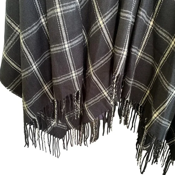 🆕 J.Crew Factory Women's Faux Fur Cape Scarf - Picture 4 of 9
